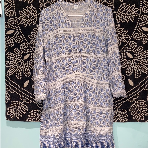 Old Navy Dresses & Skirts - Old navy dress with white slip attached